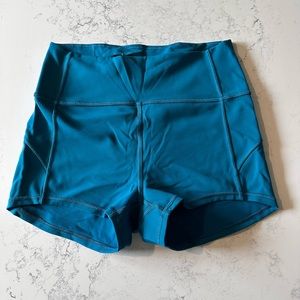 Great condition Lululemon in movement short size 6